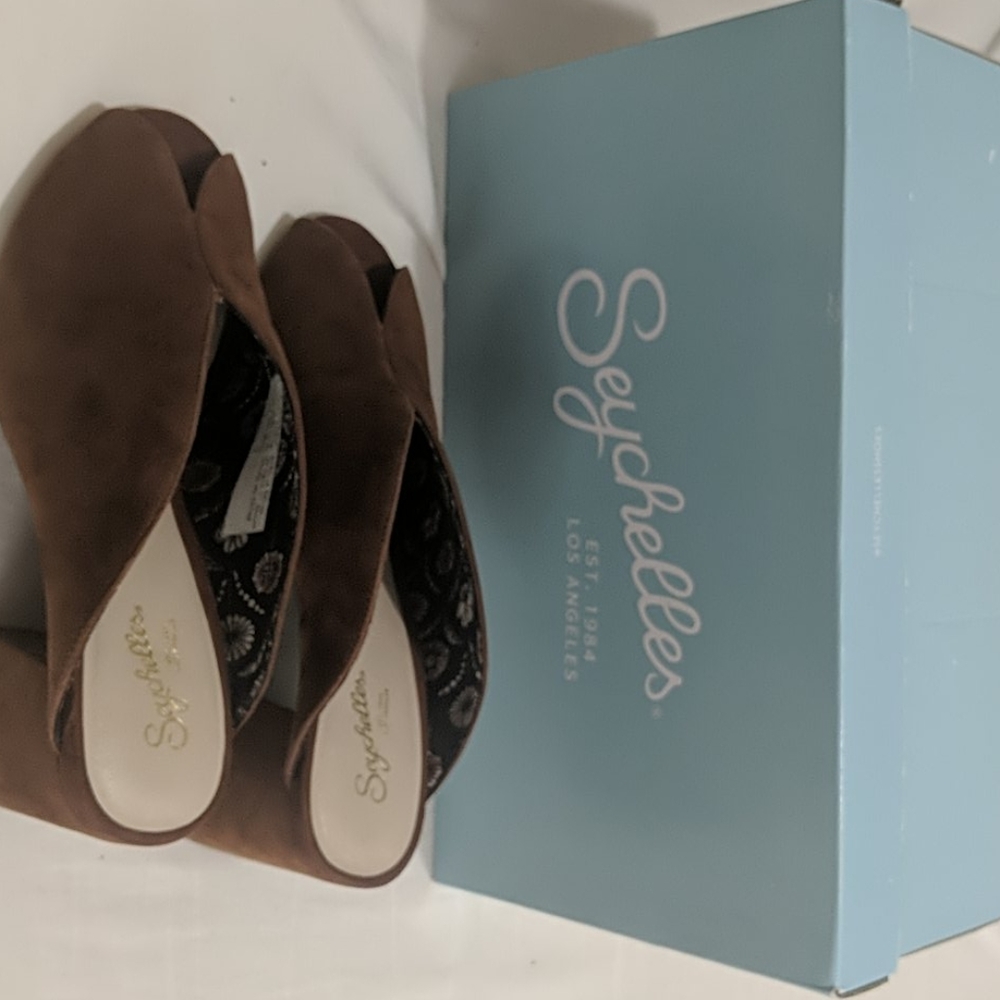 Seychelles heeled mule with peep toe
